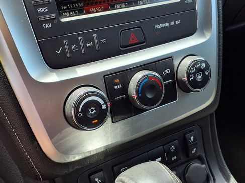 Used 2015 GMC Acadia SLE AWD/4WD image 7