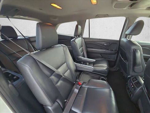 Used 2021 Honda Pilot Touring image 19