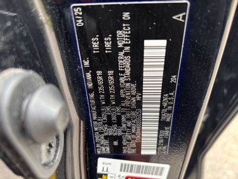 Used 2025 Toyota Highlander LE FWD image 30