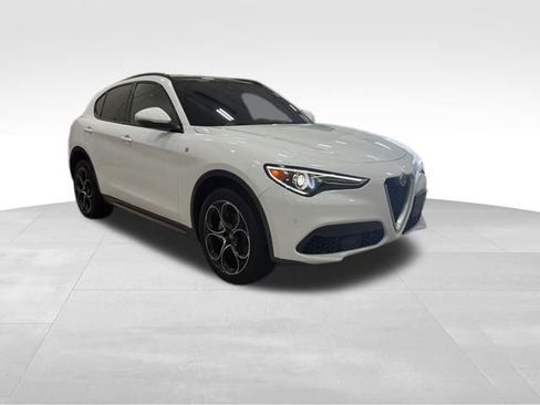 Used 2023 Alfa Romeo Stelvio Ti image 29