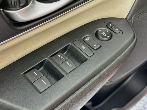Certified 2017 Honda CR-V Touring image 18