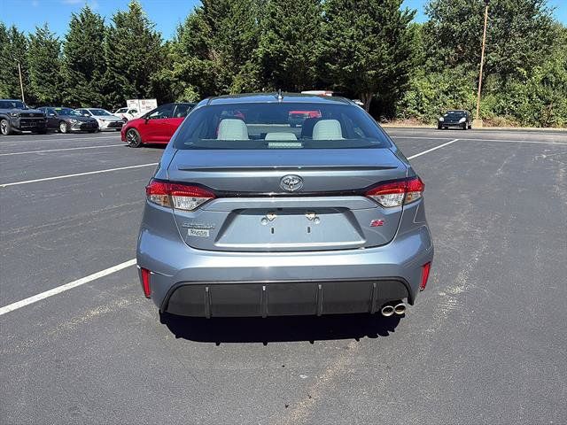 Used 2023 Toyota Corolla SE w/ Carpet Mat Package (TMS) FWD image 4