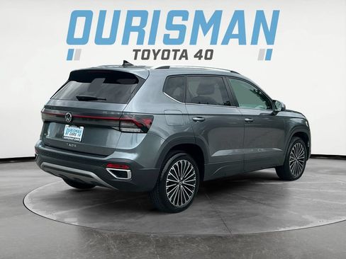 Used 2025 Volkswagen Taos SE FWD image 7