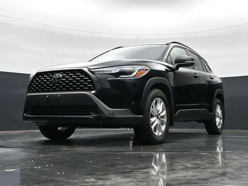 Used 2023 Toyota Corolla Cross LE w/ Moonroof Package AWD/4WD image 41