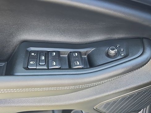 New 2025 Jeep Grand Cherokee Altitude image 28