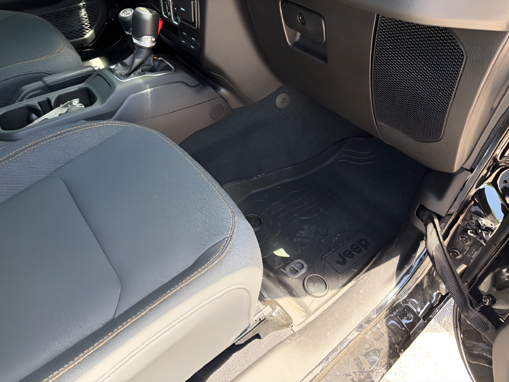 New 2026 Jeep Gladiator Sport AWD/4WD image 35