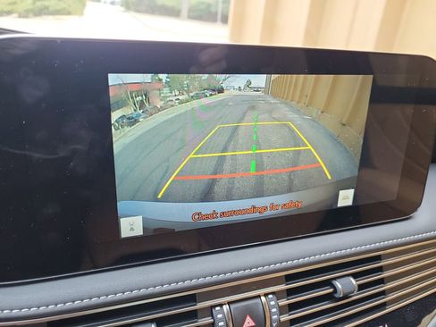 Used 2023 Lexus LS 500 w/ Accessory Package (Z2) image 18