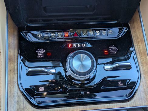 Used 2024 Jeep Grand Wagoneer Series III w/ Rear Seat Video Group 1 image 23