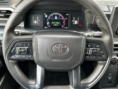 Used 2025 Toyota Tacoma SR AWD/4WD image 24