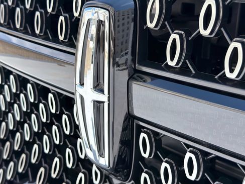 New 2027 Lincoln Navigator Reserve AWD/4WD image 15