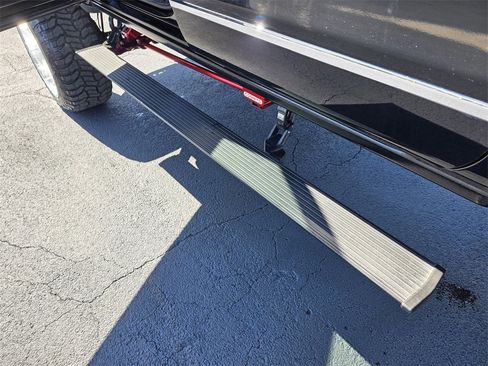 Used 2017 GMC Sierra 3500 Denali w/ Duramax Plus Package image 9