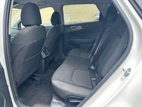 Used 2025 Kia Sportage LX FWD image 12