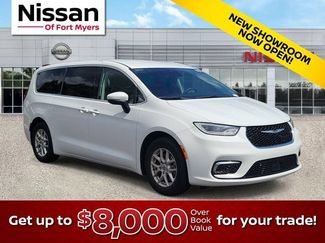 Used 2023 Chrysler Pacifica Touring-L FWD video 1