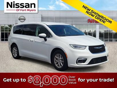 Used 2023 Chrysler Pacifica Touring-L