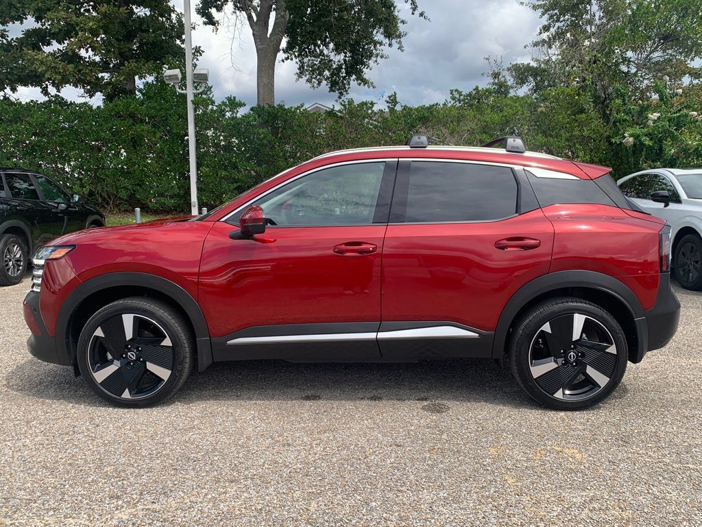 Used 2025 Nissan Kicks SR FWD image 6