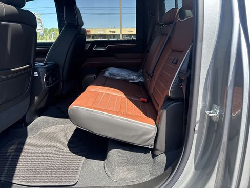 New 2026 GMC Sierra 2500 Denali Ultimate AWD/4WD image 13