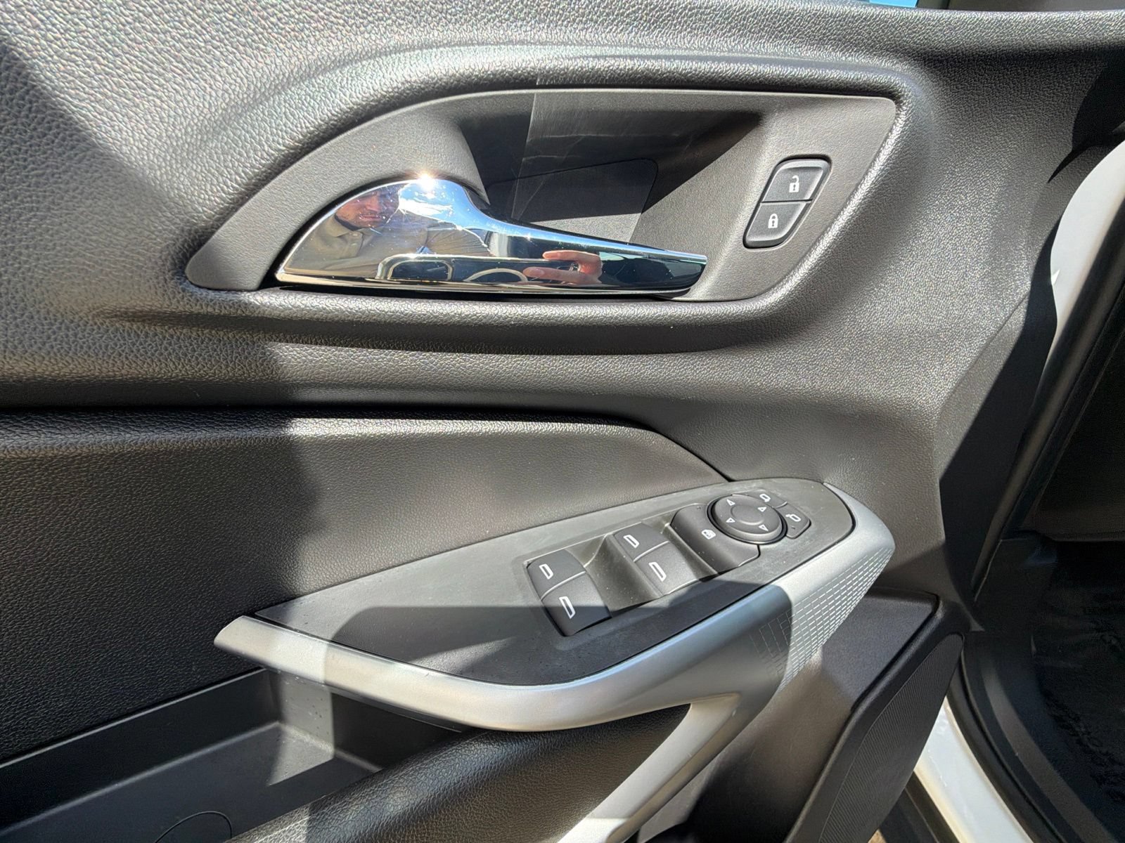 Used 2026 Chevrolet Trax LS FWD image 12
