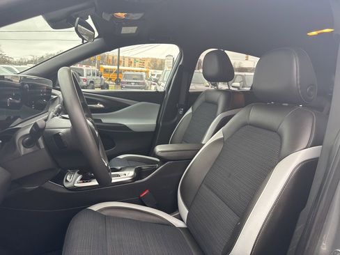 Used 2024 Buick Envista Preferred image 19