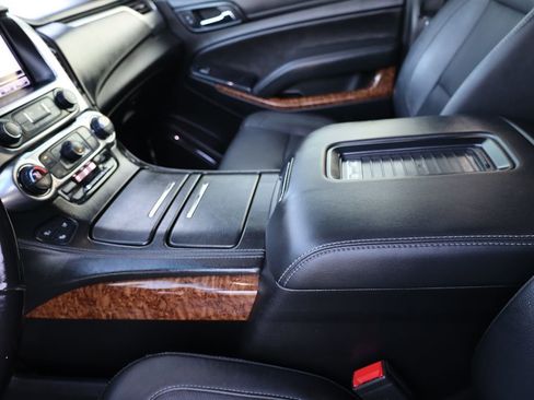 Used 2018 Chevrolet Suburban Premier image 39