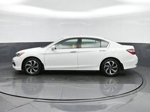 Used 2016 Honda Accord EX image 4