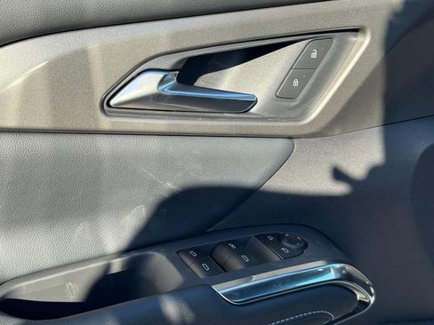 New 2026 Chevrolet Traverse LT image 32