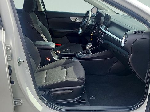 Used 2023 Kia Forte LXS FWD image 9