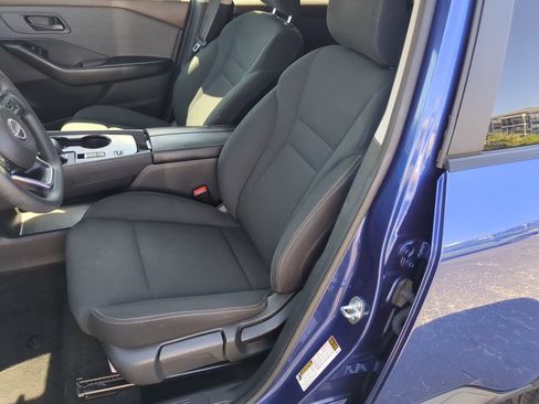 Used 2023 Nissan Rogue S FWD image 18