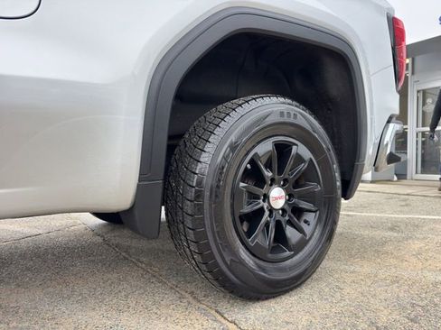 Used 2019 GMC Sierra 1500 SLE w/ SLE Value Package image 28