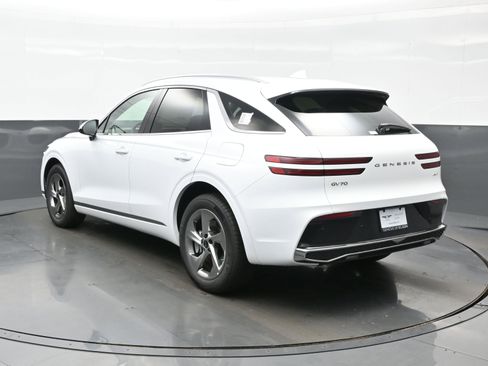 New 2026 Genesis GV70 2.5T image 4