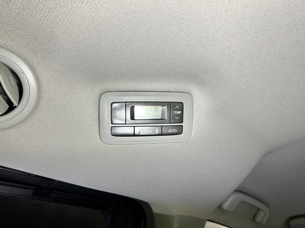 Used 2019 Toyota Sienna LE FWD image 20