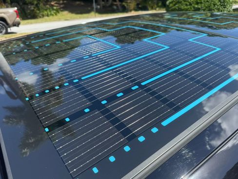 Used 2023 Fisker Ocean Extreme image 28