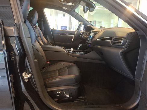 Used 2024 Maserati Levante GT Ultima AWD/4WD image 31