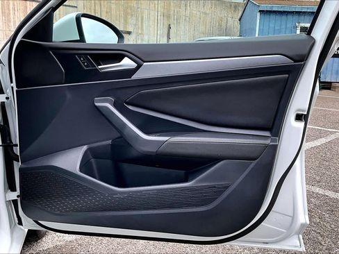 Used 2023 Volkswagen Jetta SE image 22