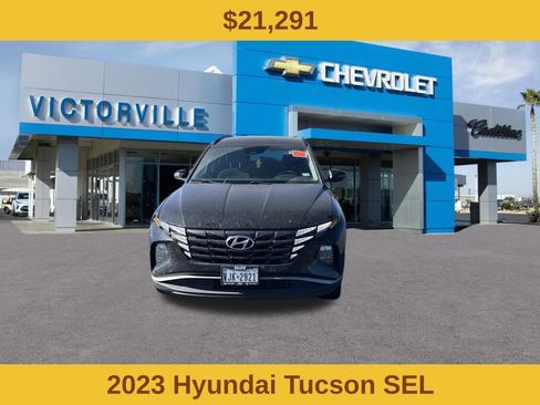 Used 2023 Hyundai Tucson SEL FWD image 2