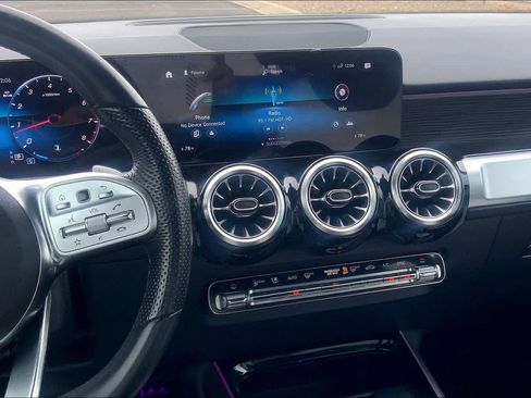 Used 2023 Mercedes-Benz GLB 250 4MATIC image 7