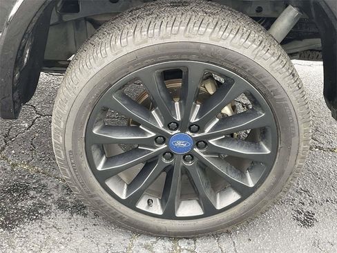 Used 2018 Ford F150 Limited w/ Trailer Tow Package image 9