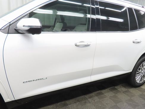 Used 2024 GMC Acadia Denali image 48