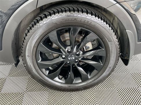 Used 2019 Kia Sorento S image 34