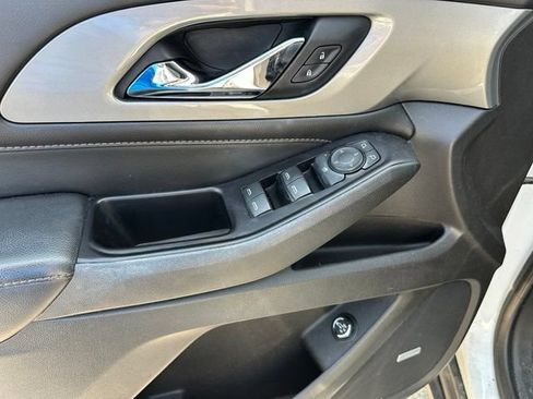 Used 2019 Chevrolet Traverse LT w/ LT Premium Package FWD image 17