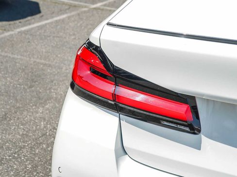 Used 2023 BMW 530i w/ M Sport Package RWD image 7