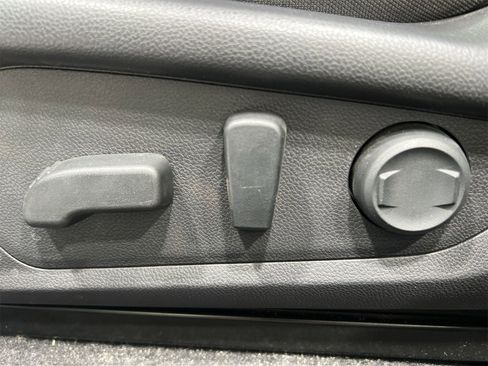 Used 2024 Subaru Crosstrek 2.5i Limited w/ Crosstrek Mirror Package image 12