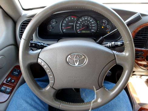 Used 2005 Toyota Tundra Limited image 14
