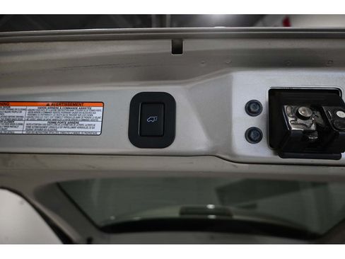Used 2015 Toyota Sienna LE FWD image 27
