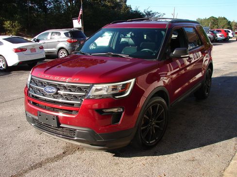 Used 2018 Ford Explorer XLT w/ Equipment Group 202A image 1