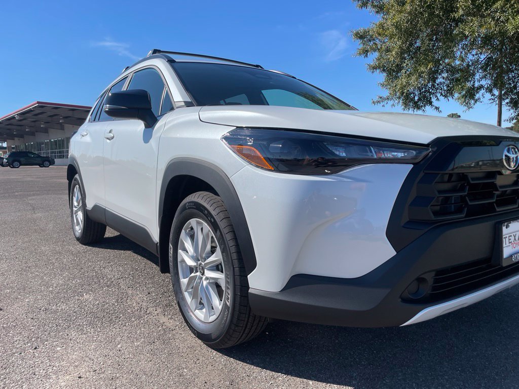 New 2026 Toyota Corolla Cross LE FWD image 9