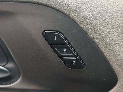 Used 2019 Chrysler Pacifica Limited image 16