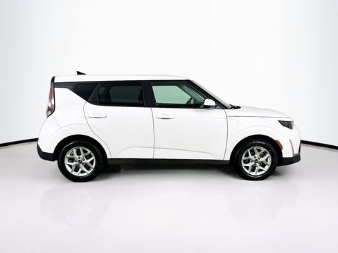 Used 2025 Kia Soul LX w/ LX Technology Package FWD image 10