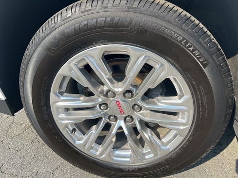 Used 2021 GMC Yukon SLT image 11