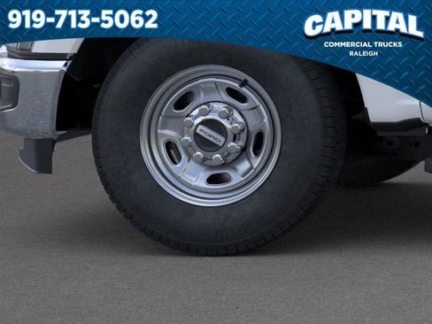 New 2026 Ford F250 XL w/ XL Chrome Package image 19