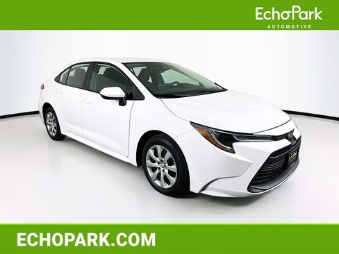 Used 2024 Toyota Corolla LE FWD image 1